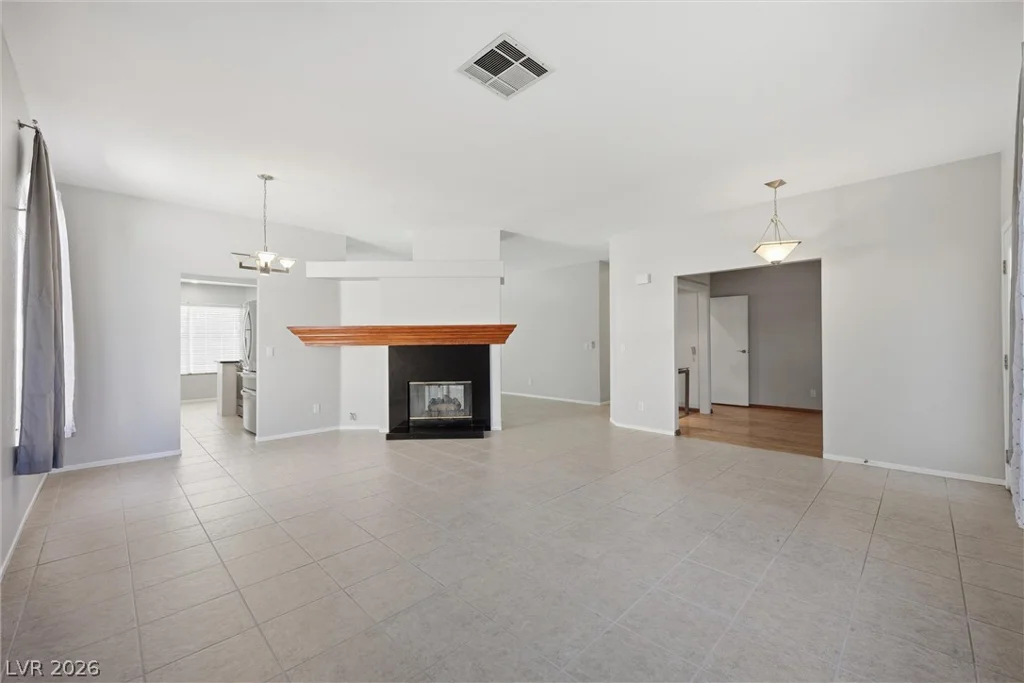 2816 Klondike, Las Vegas, NV 89117