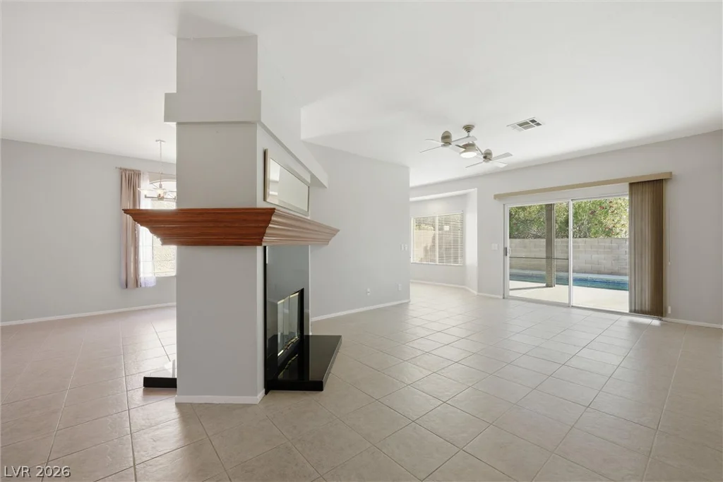 2816 Klondike, Las Vegas, NV 89117