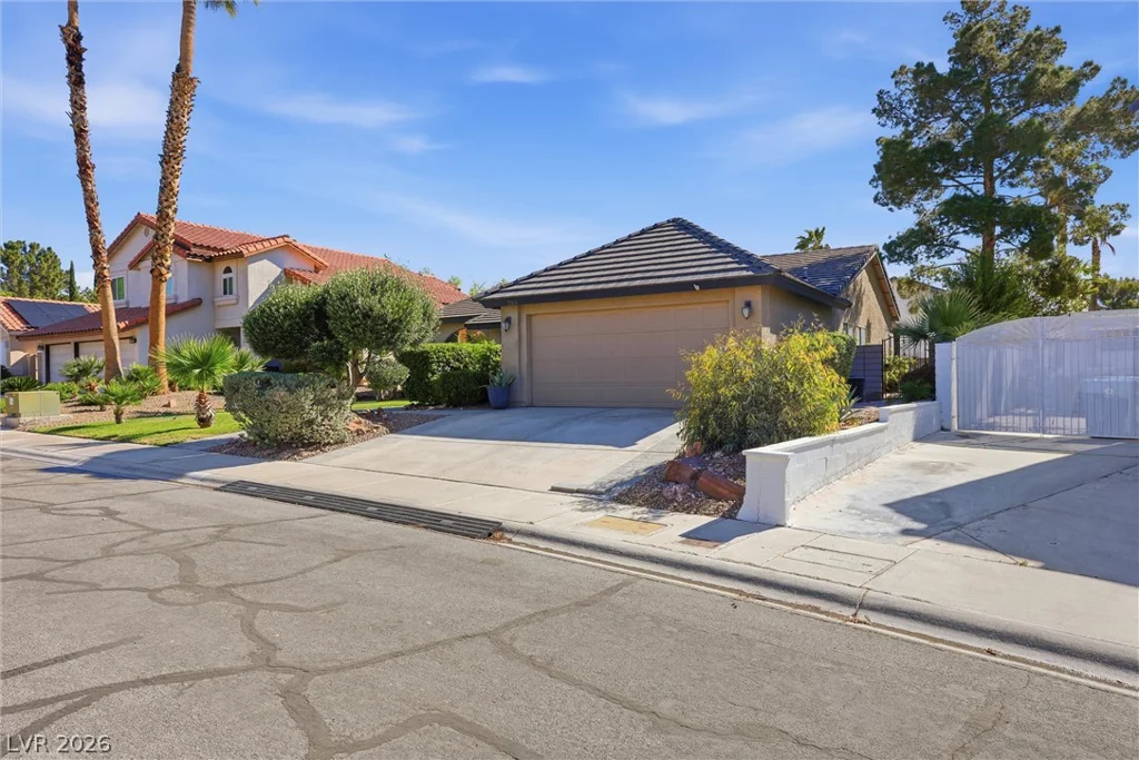 2816 Klondike, Las Vegas, NV 89117