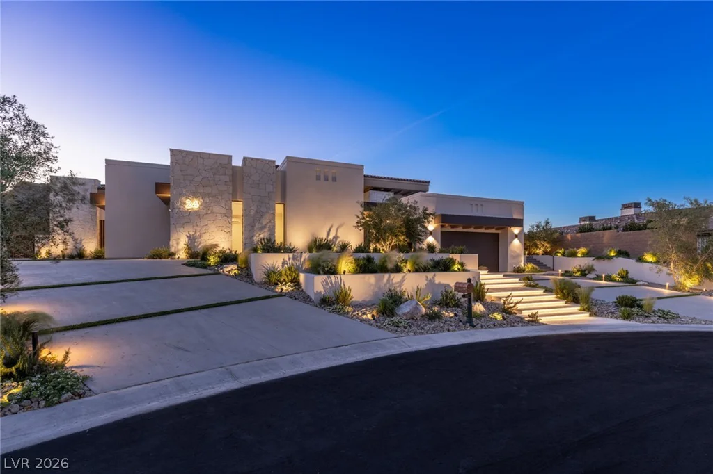 24 Pebble Hills, Las Vegas, NV 89141
