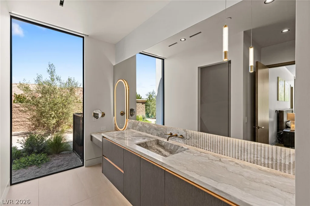 24 Pebble Hills, Las Vegas, NV 89141