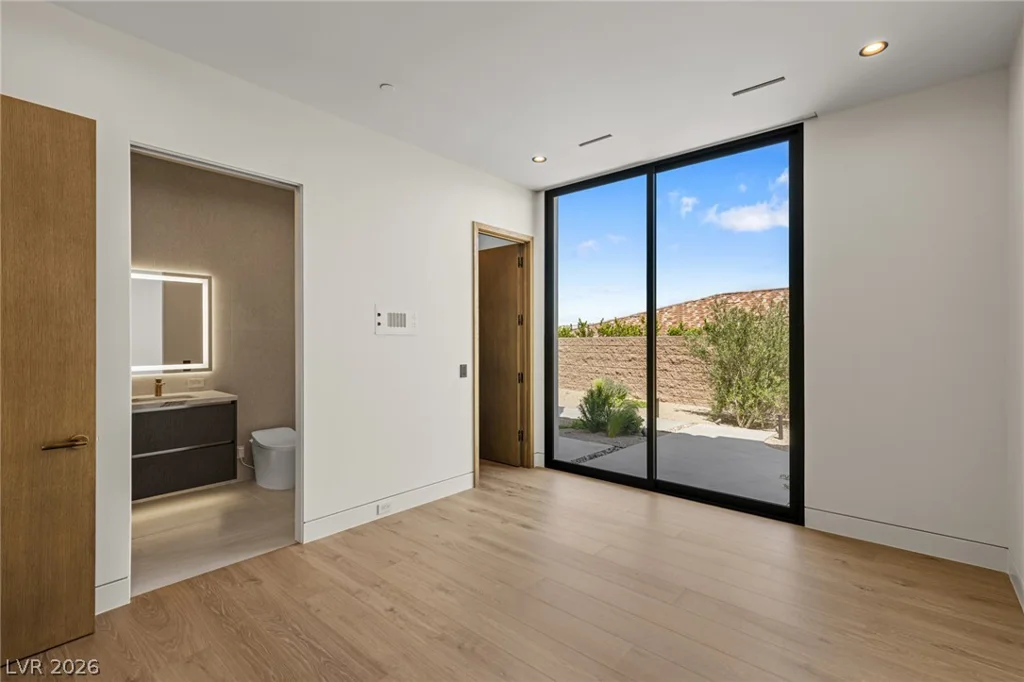 24 Pebble Hills, Las Vegas, NV 89141