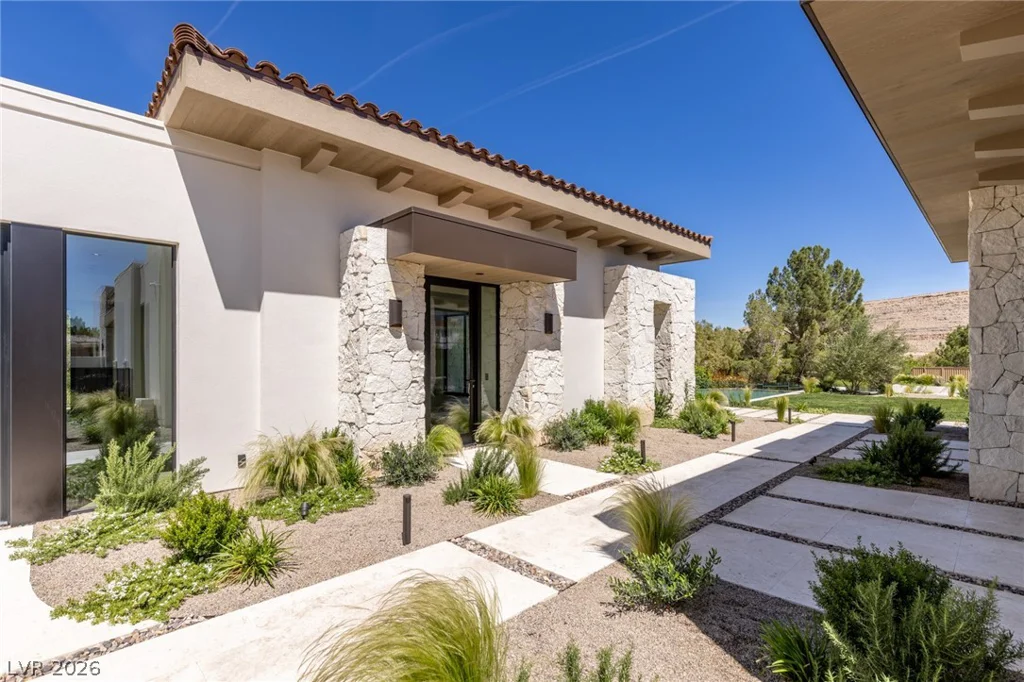 24 Pebble Hills, Las Vegas, NV 89141