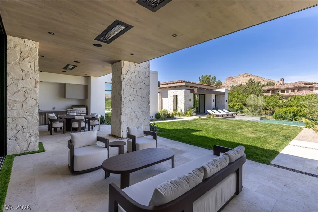 24 Pebble Hills, Las Vegas, NV 89141
