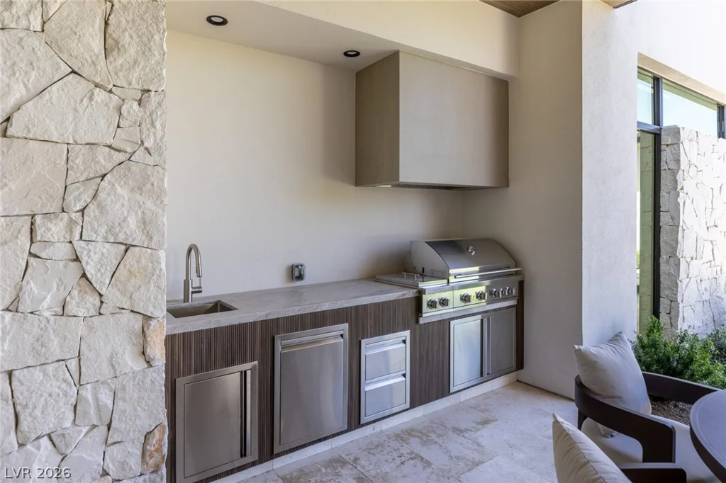 24 Pebble Hills, Las Vegas, NV 89141