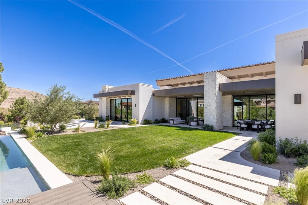 24 Pebble Hills, Las Vegas, NV 89141