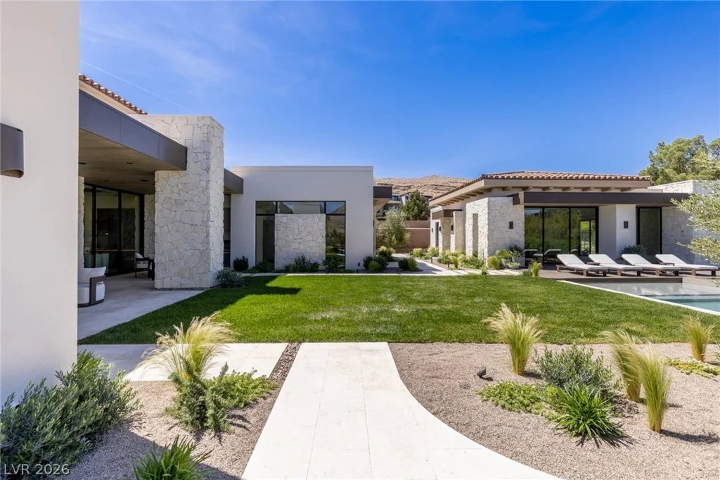 24 Pebble Hills, Las Vegas, NV 89141