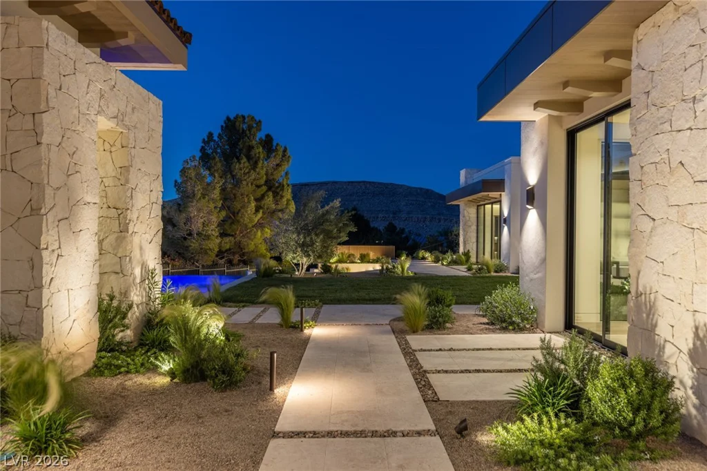 24 Pebble Hills, Las Vegas, NV 89141