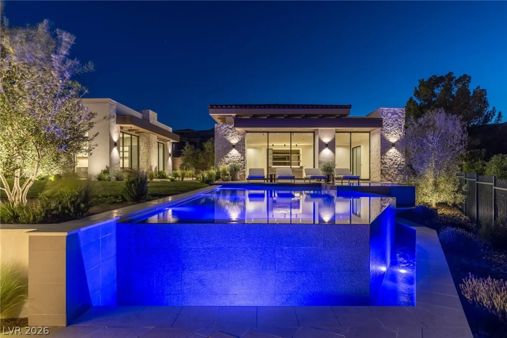 24 Pebble Hills, Las Vegas, NV 89141