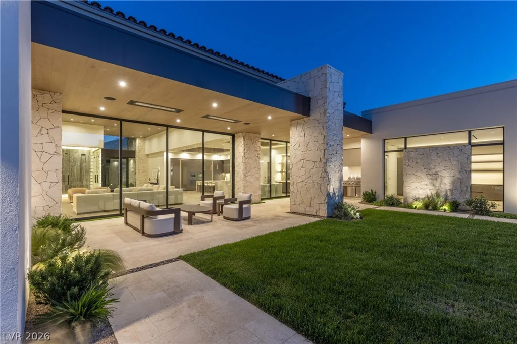 24 Pebble Hills, Las Vegas, NV 89141