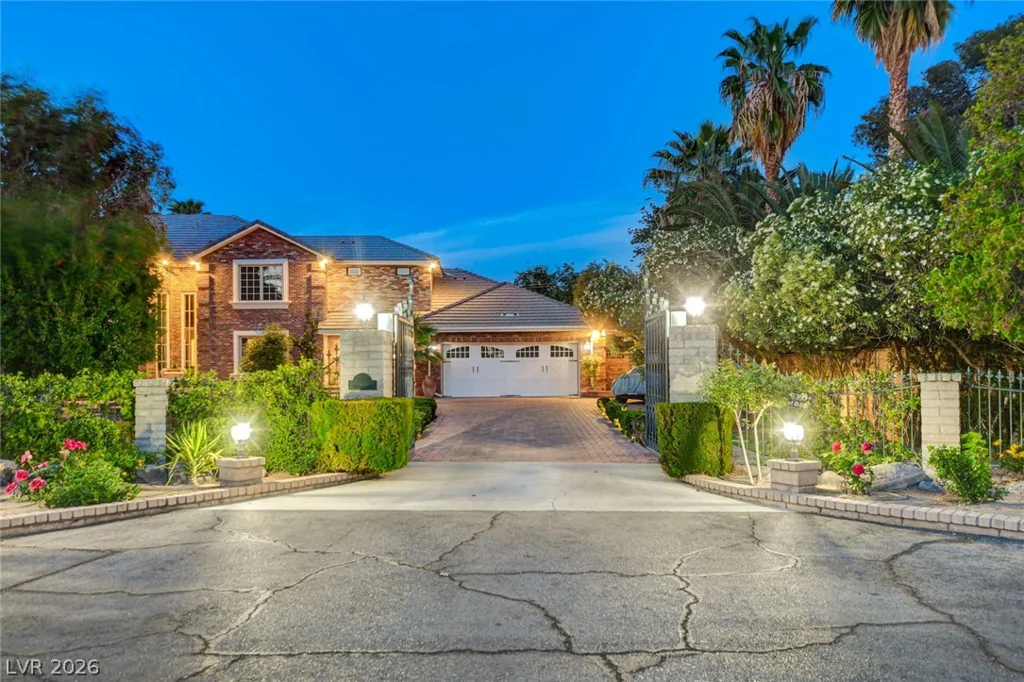 7001 Alamitos, Las Vegas, NV 89120
