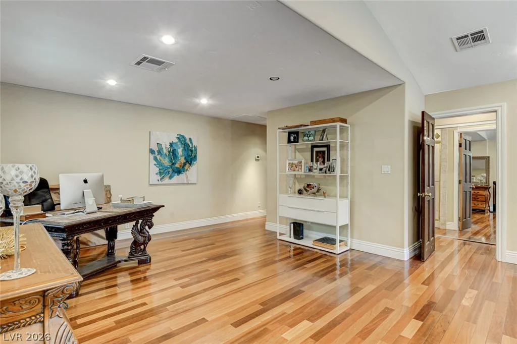 7001 Alamitos, Las Vegas, NV 89120