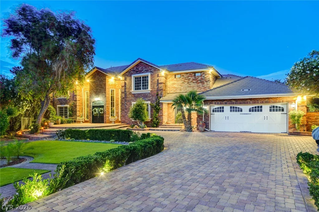 7001 Alamitos, Las Vegas, NV 89120