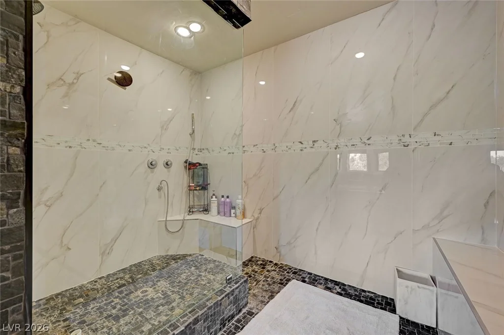 7001 Alamitos, Las Vegas, NV 89120