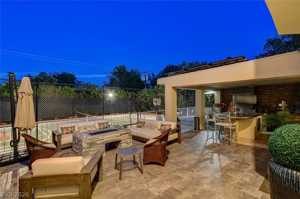 7001 Alamitos, Las Vegas, NV 89120
