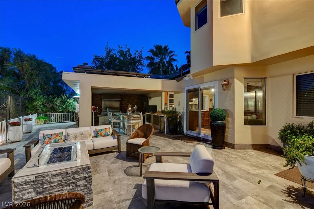 7001 Alamitos, Las Vegas, NV 89120