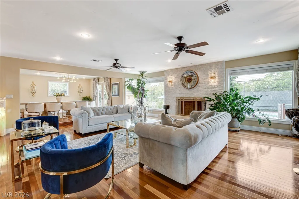 7001 Alamitos, Las Vegas, NV 89120