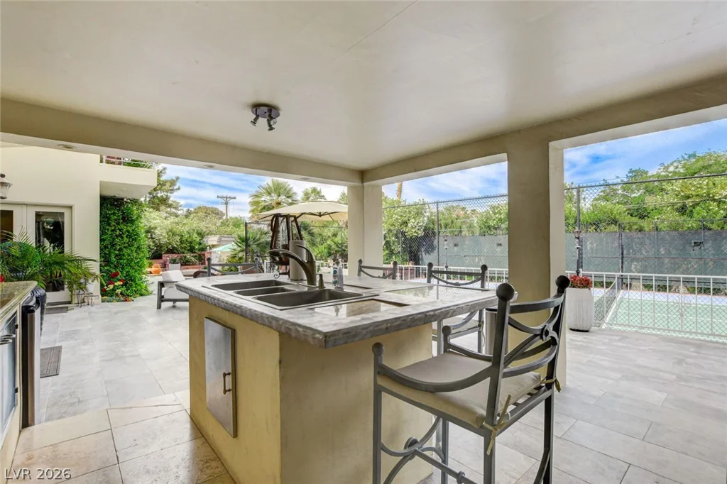7001 Alamitos, Las Vegas, NV 89120