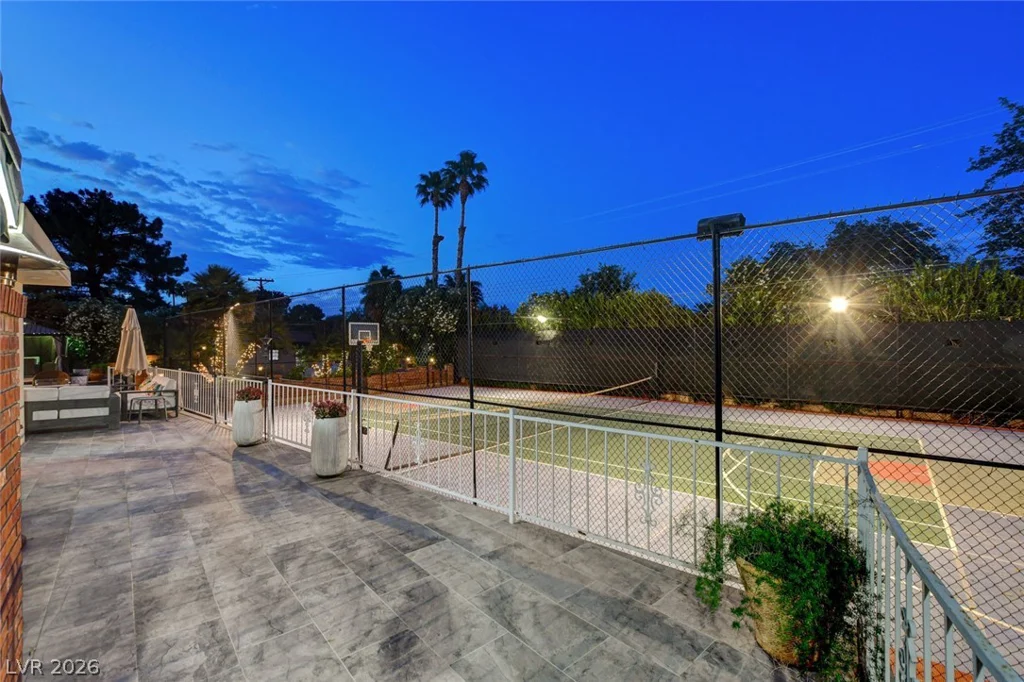 7001 Alamitos, Las Vegas, NV 89120