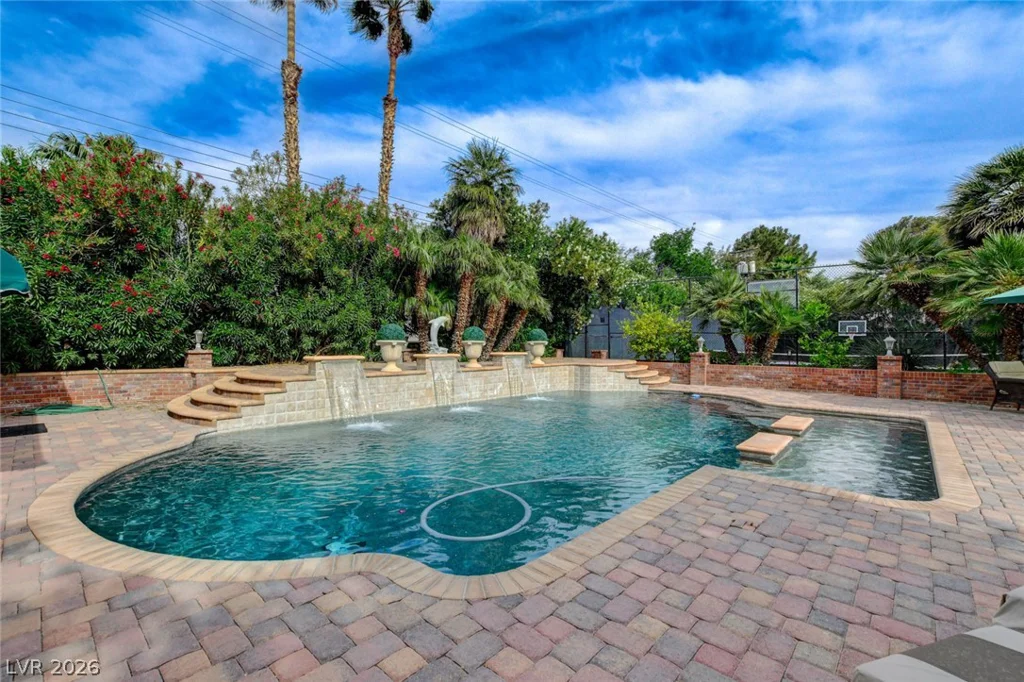 7001 Alamitos, Las Vegas, NV 89120