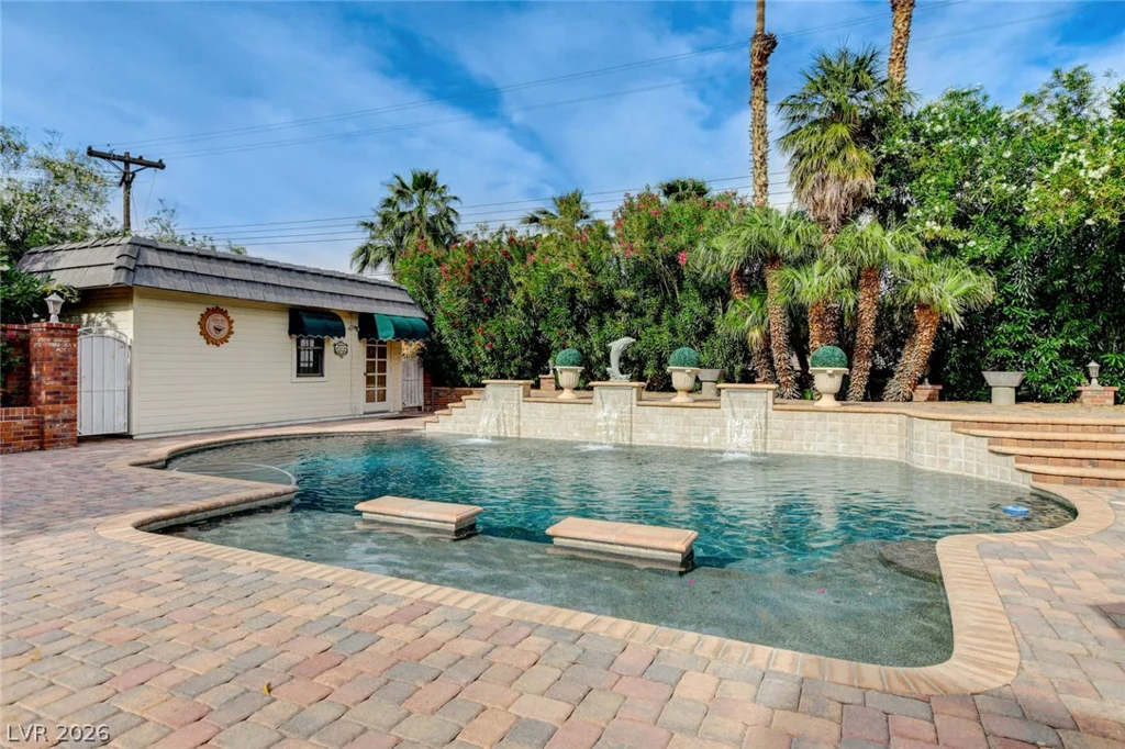 7001 Alamitos, Las Vegas, NV 89120