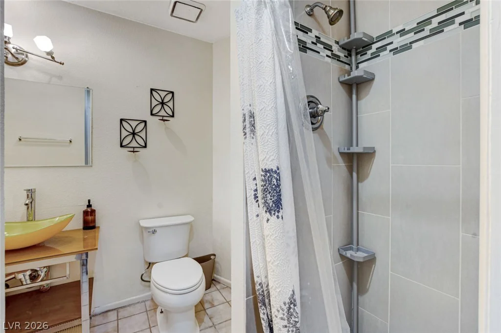 7001 Alamitos, Las Vegas, NV 89120
