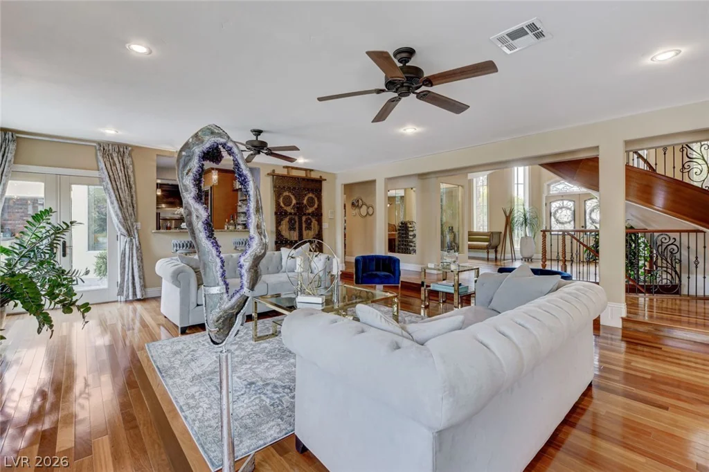 7001 Alamitos, Las Vegas, NV 89120