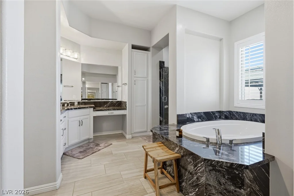 3922 Jacob Lake, Las Vegas, NV 89118