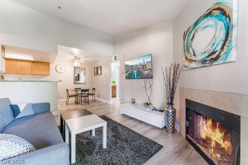 4200 Valley View, Las Vegas, NV 89103