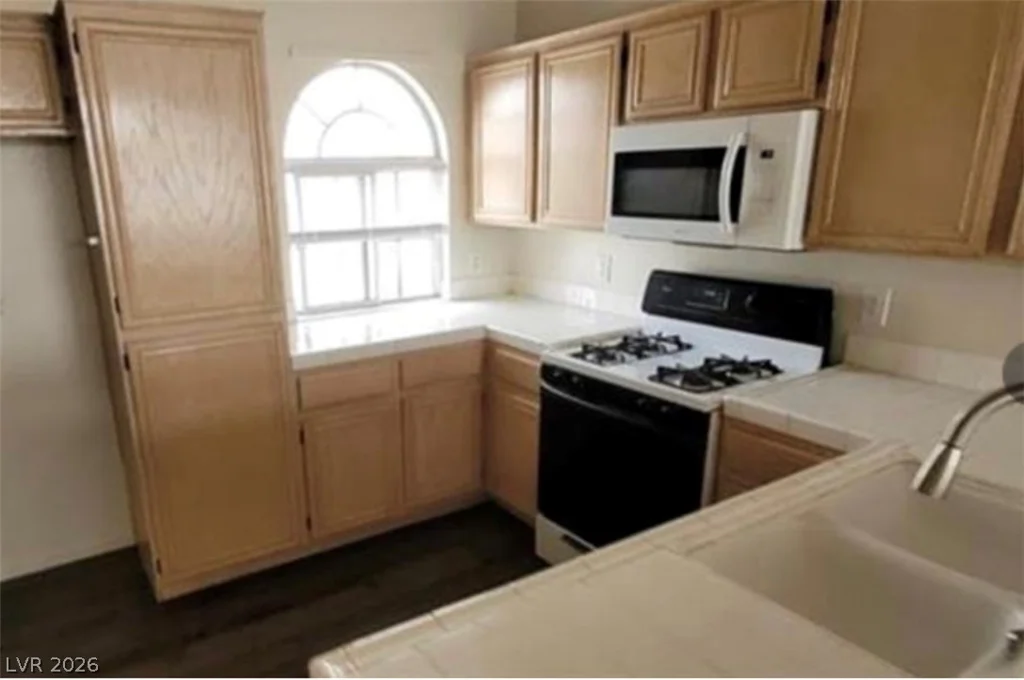 3125 Buffalo, Las Vegas, NV 89128