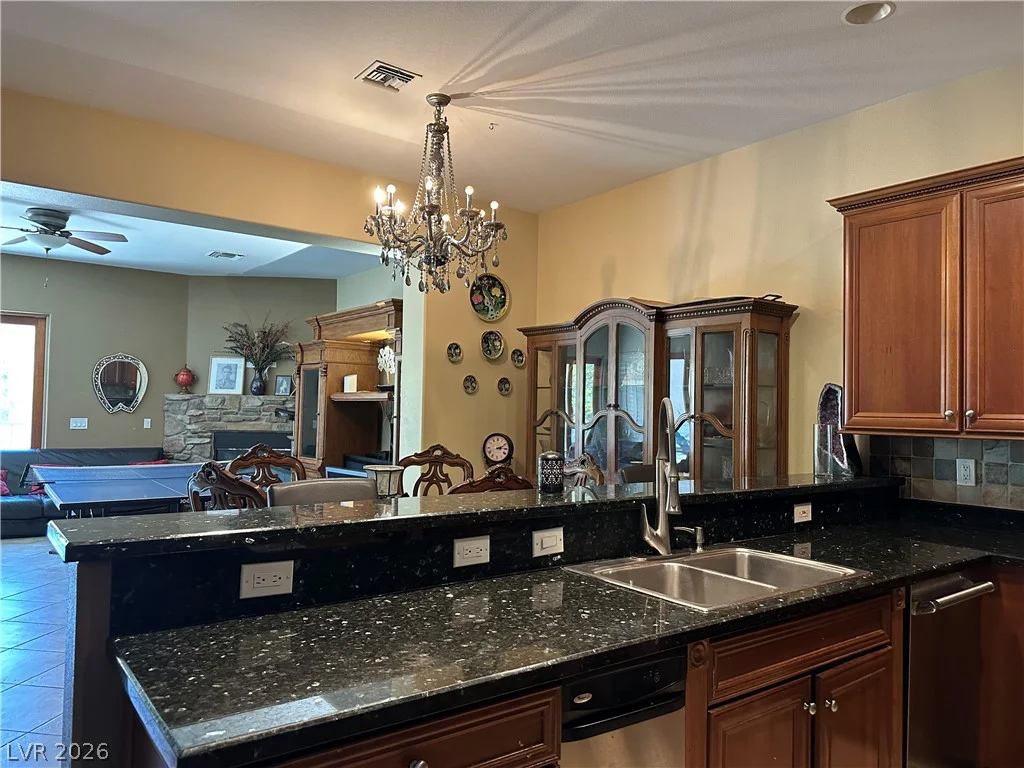 4738 Laurel Canyon, Las Vegas, NV 89129