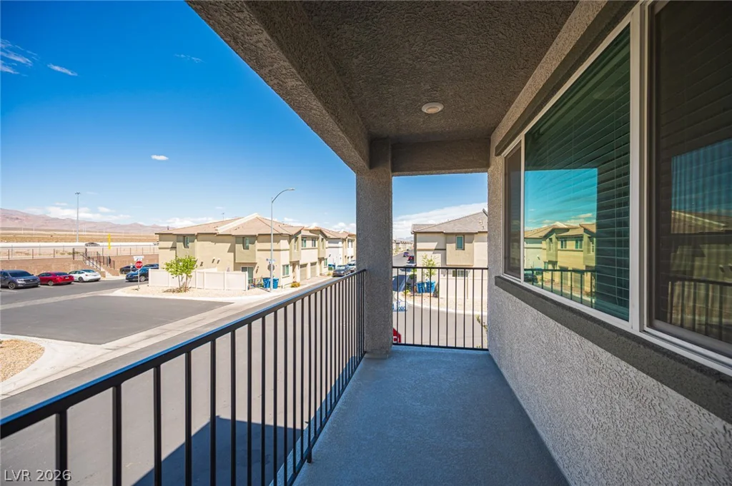 2673 Champagne Gold, North Las Vegas, NV 89086