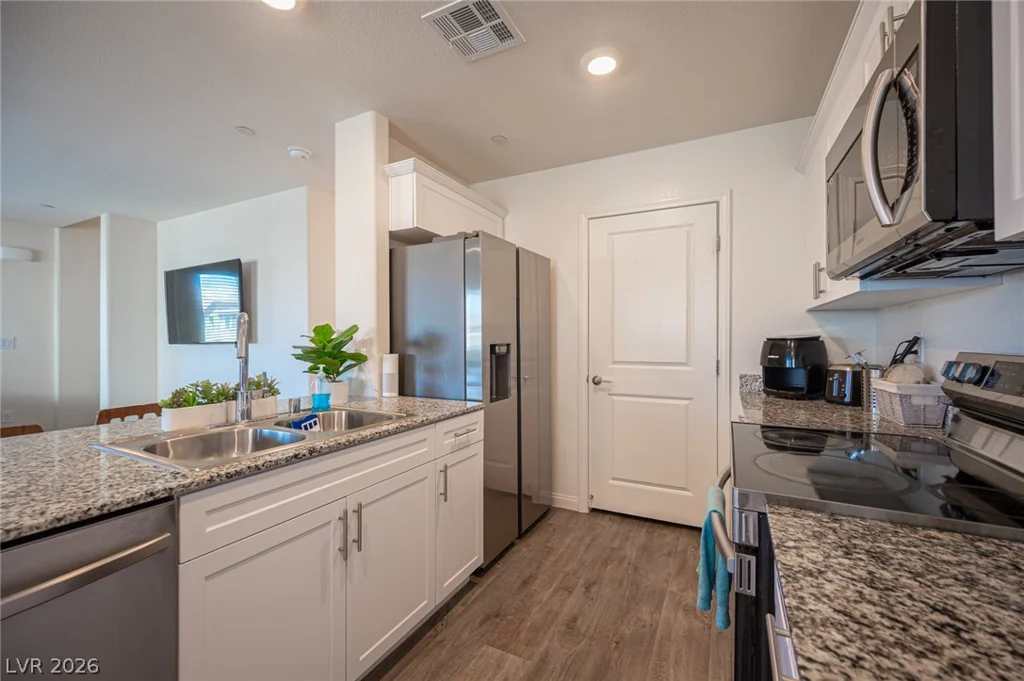 2673 Champagne Gold, North Las Vegas, NV 89086