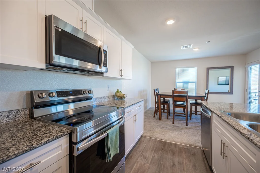2673 Champagne Gold, North Las Vegas, NV 89086