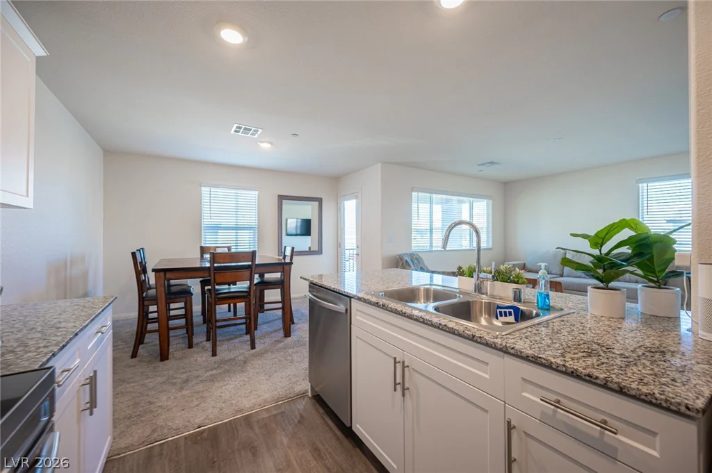 2673 Champagne Gold, North Las Vegas, NV 89086