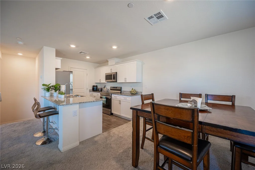 2673 Champagne Gold, North Las Vegas, NV 89086
