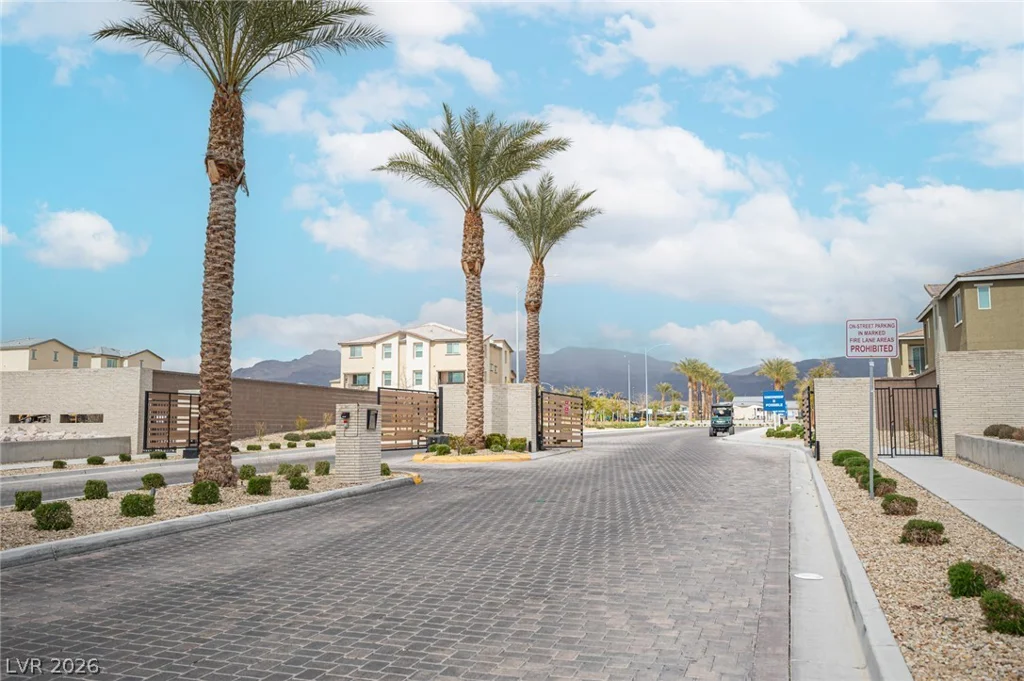 2673 Champagne Gold, North Las Vegas, NV 89086
