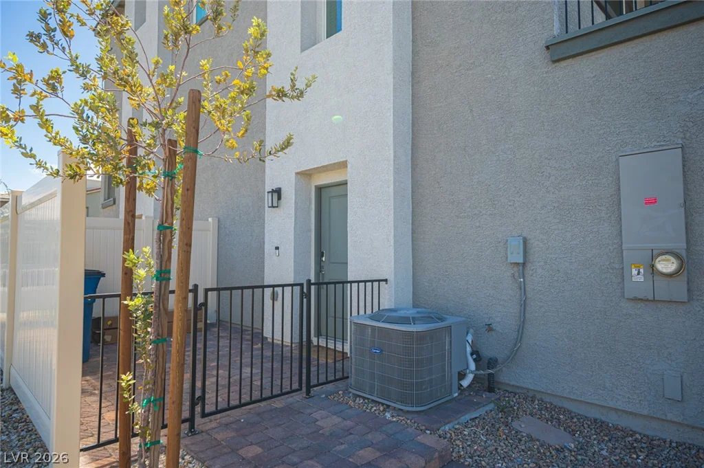 2673 Champagne Gold, North Las Vegas, NV 89086