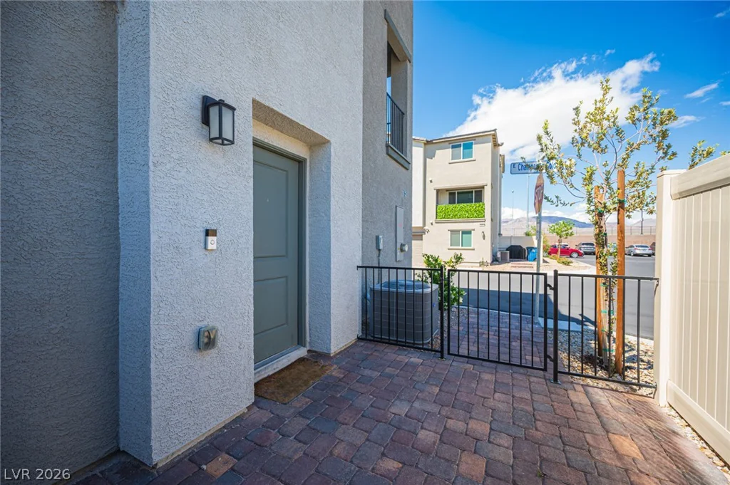 2673 Champagne Gold, North Las Vegas, NV 89086