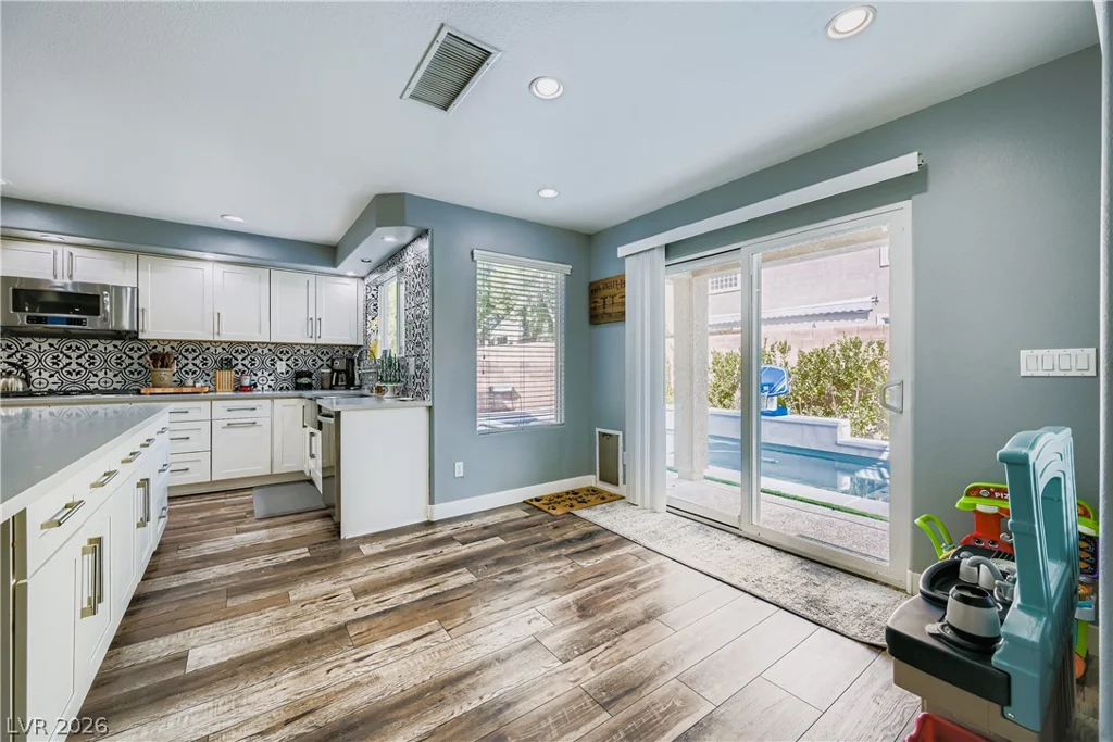4104 Fabulous Finches, North Las Vegas, NV 89084