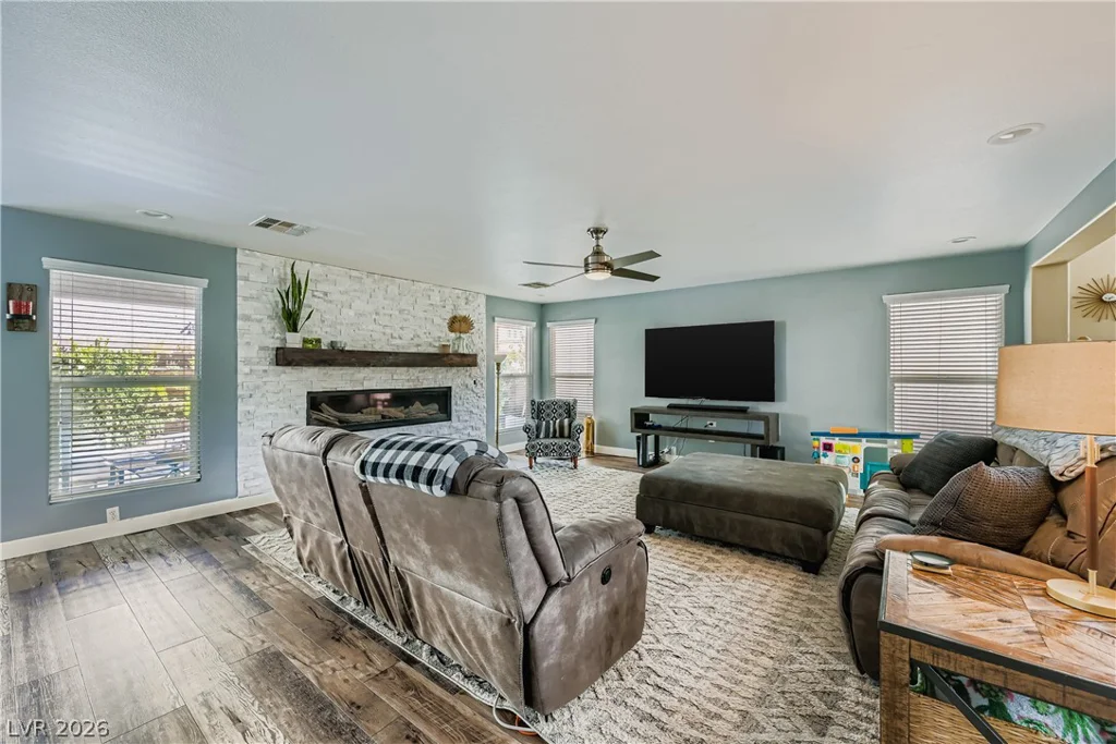 4104 Fabulous Finches, North Las Vegas, NV 89084