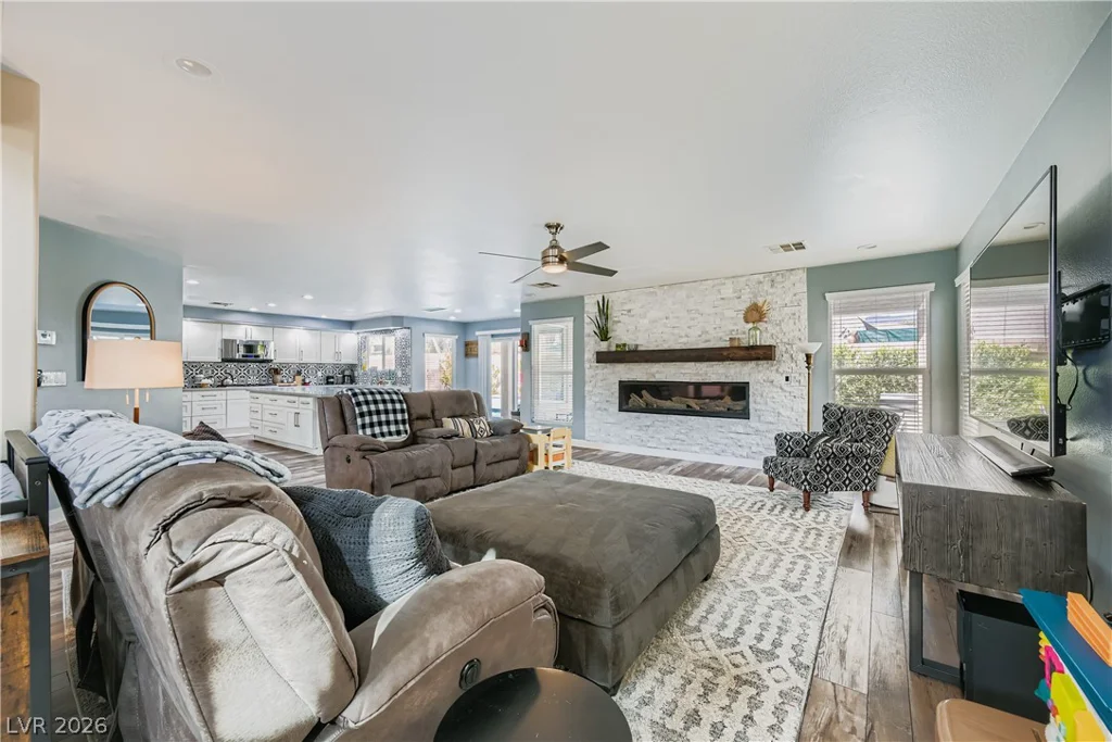 4104 Fabulous Finches, North Las Vegas, NV 89084