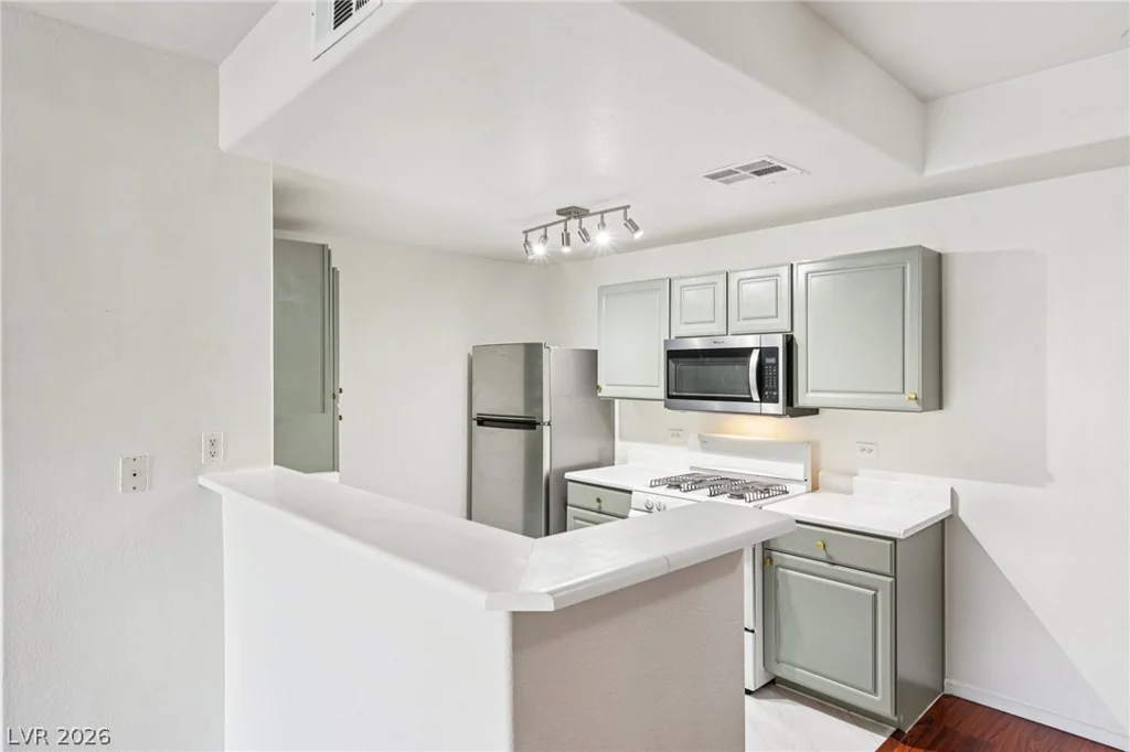 8250 Grand Canyon, Las Vegas, NV 89166