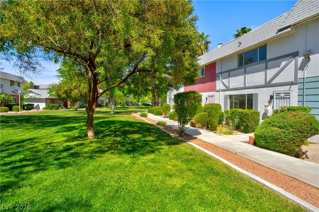 187 Greenbriar Townhouse, Las Vegas, NV 89121
