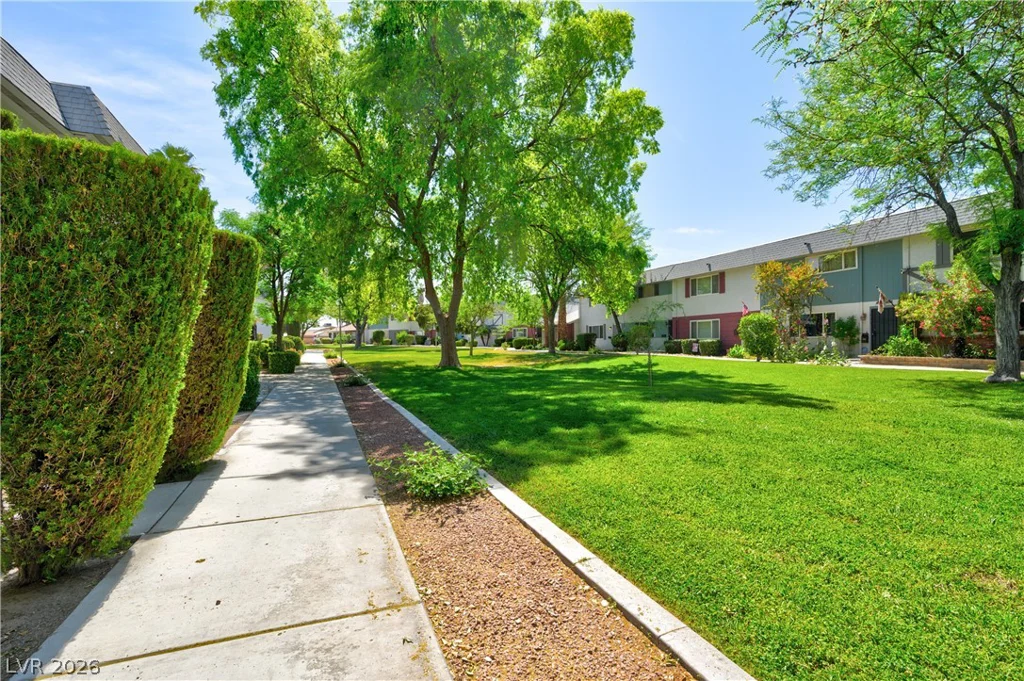187 Greenbriar Townhouse, Las Vegas, NV 89121