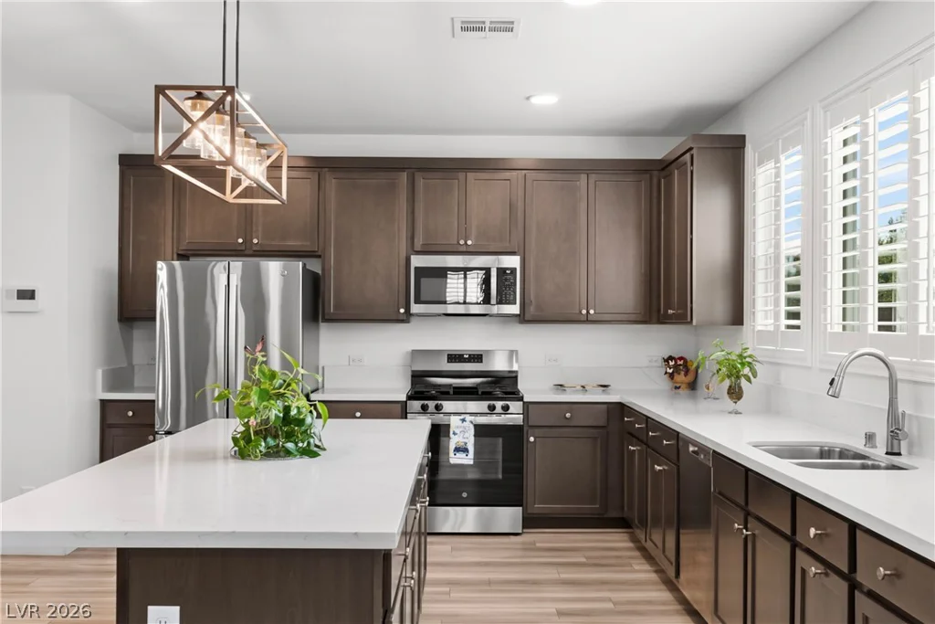 1422 Crimson Sunbird, North Las Vegas, NV 89084