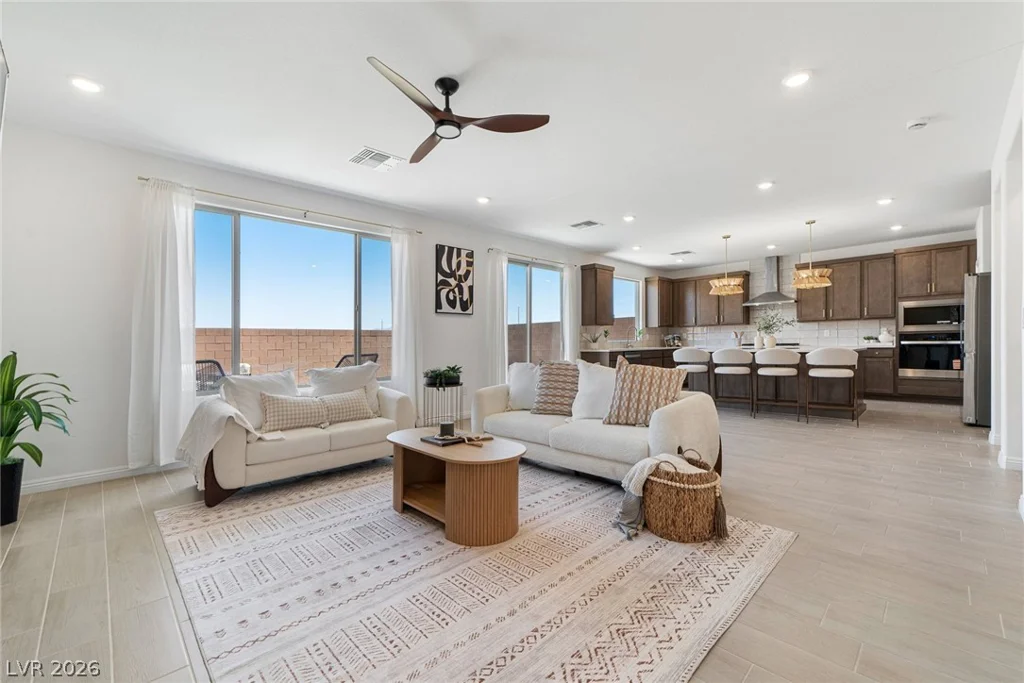 10204 Mystic Falls, Las Vegas, NV 89141