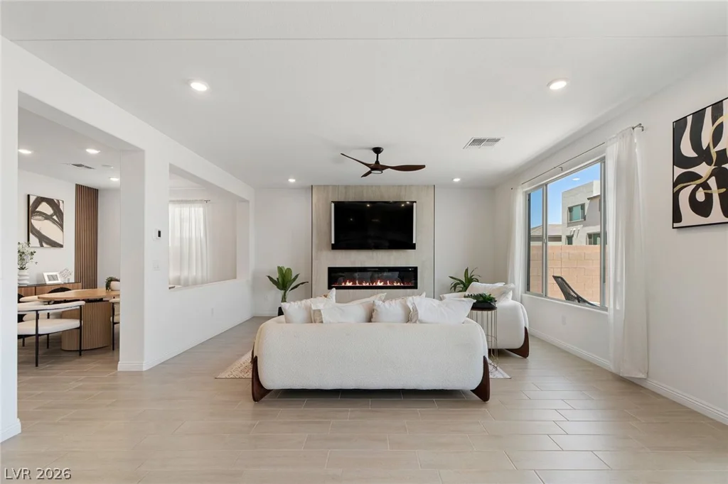 10204 Mystic Falls, Las Vegas, NV 89141