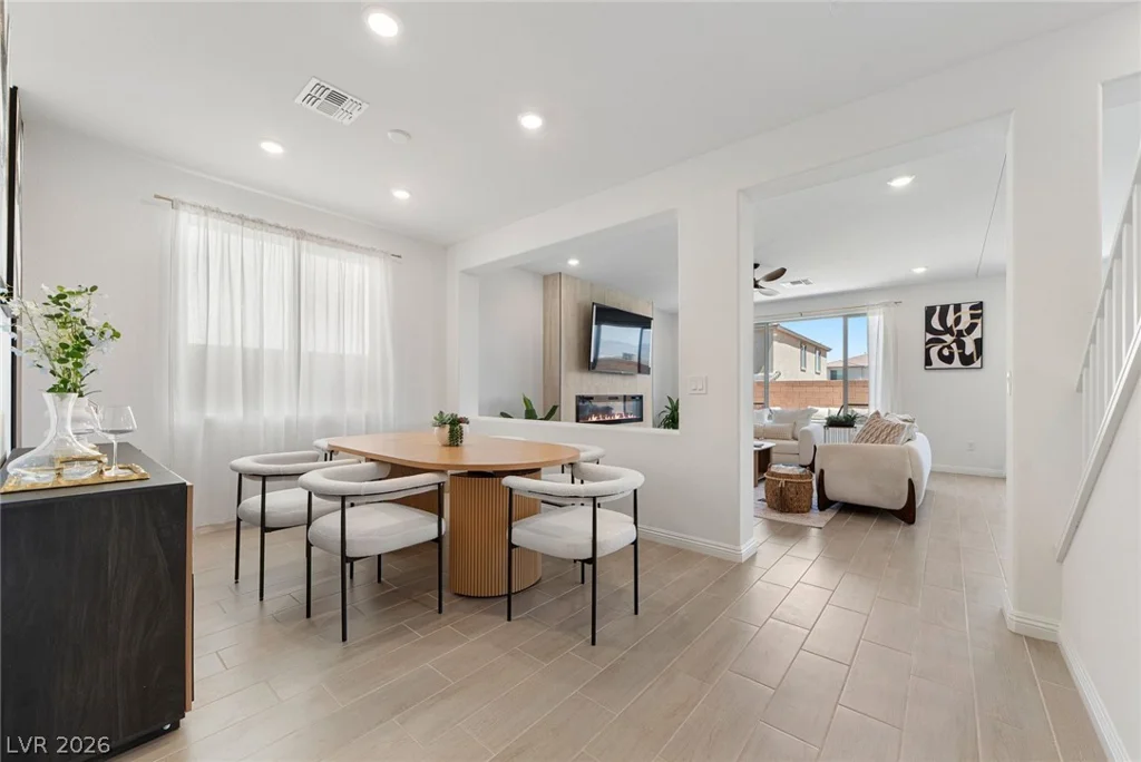 10204 Mystic Falls, Las Vegas, NV 89141