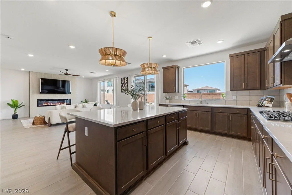 10204 Mystic Falls, Las Vegas, NV 89141